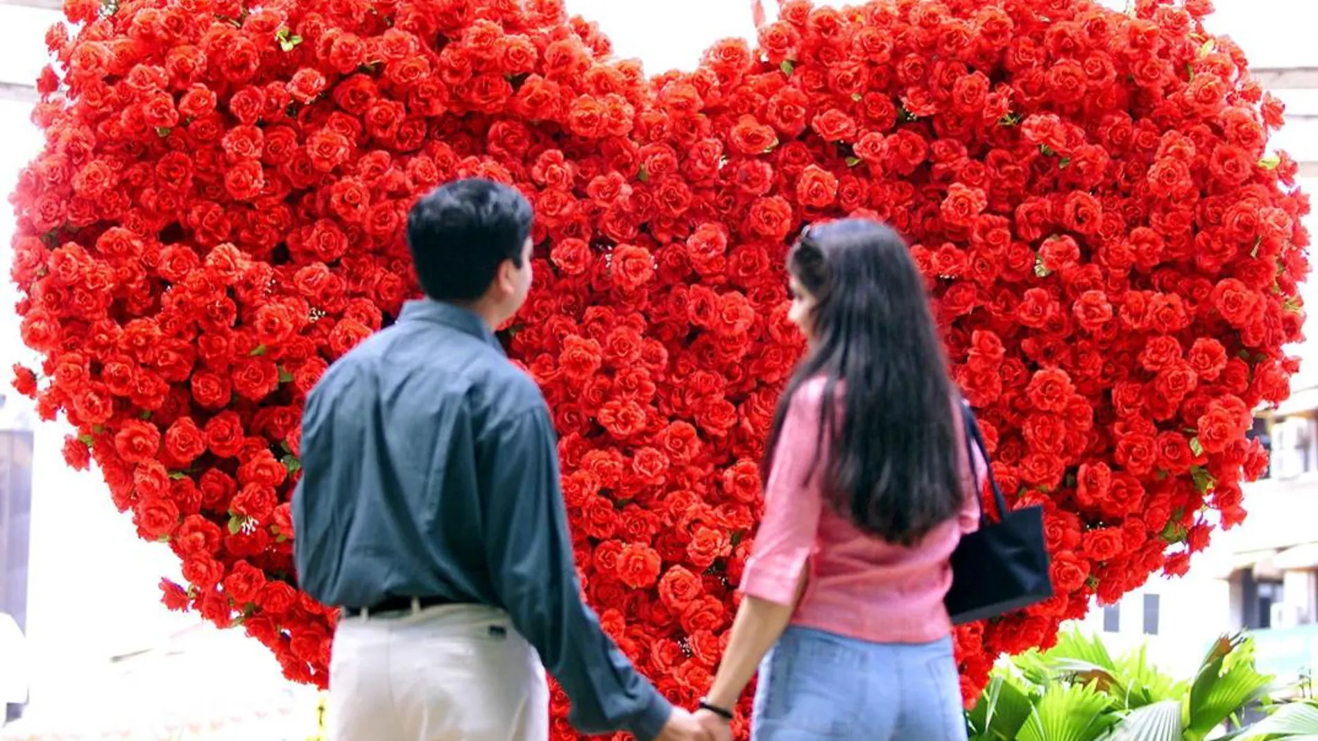 Solos en San Valentín: consejos para sobrevivir a la «fiesta del amor»