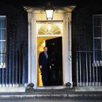 El «premier» David Cameron espera la llegada de Tusk, el domingo, a su residencia