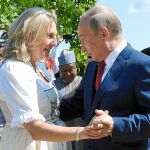Putin, ayer, con la ministra austríaca