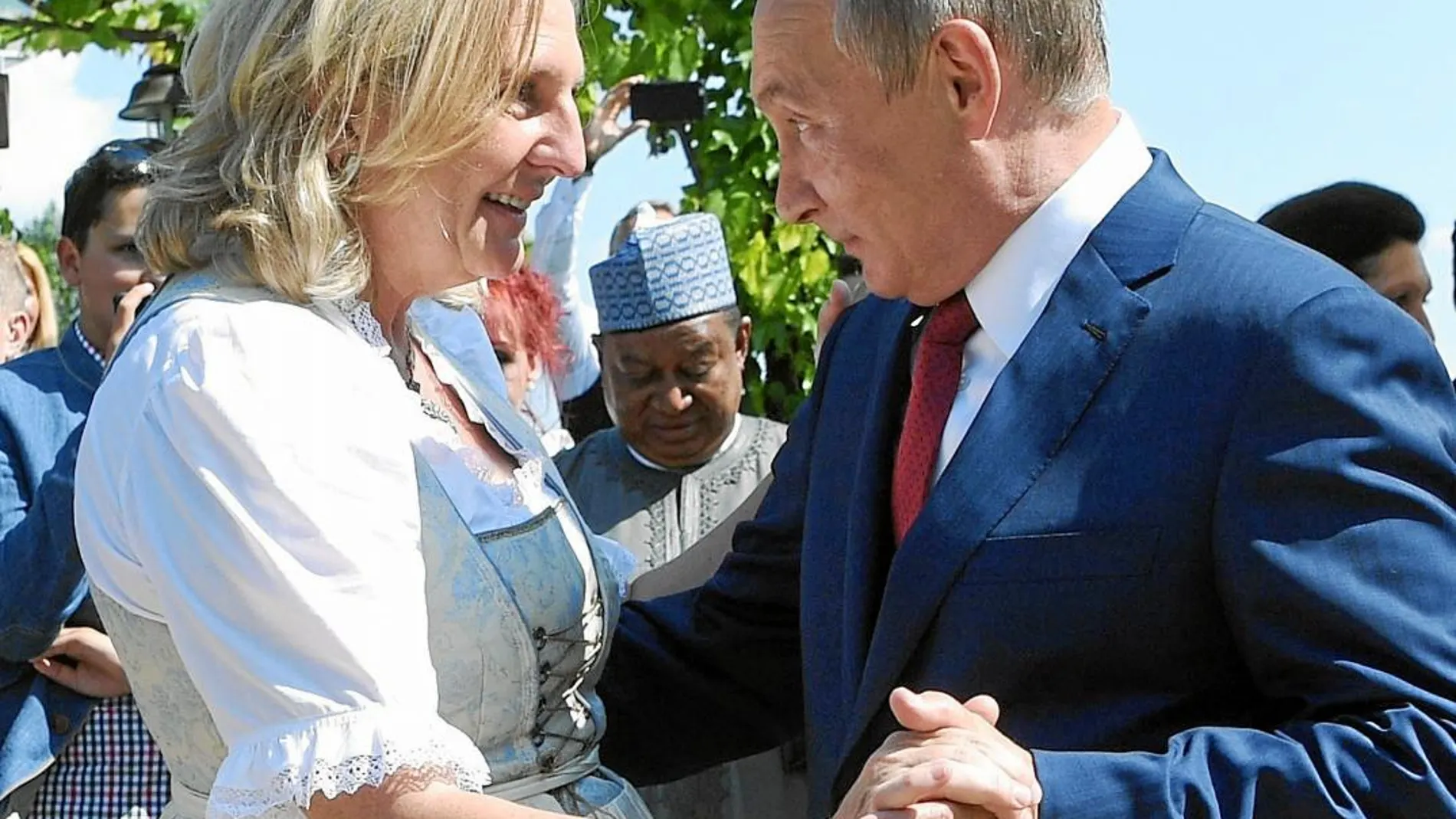 Putin, ayer, con la ministra austríaca