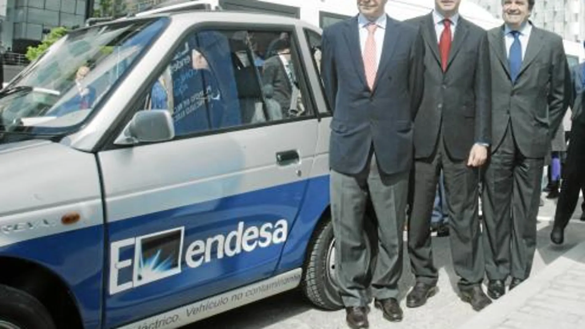 Primera cabina para recargar coches eléctricos