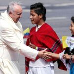 LA LLEGADA. El Papa a su llegada a Quito, capital de Ecuador, la primera parada en su gira latinoamericana, que lo llevará también a Bolivia y Paraguay