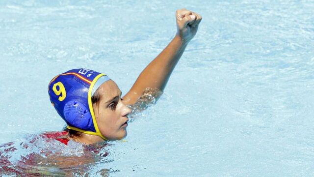 Judith Forca celebra uno de los goles ante Canadá