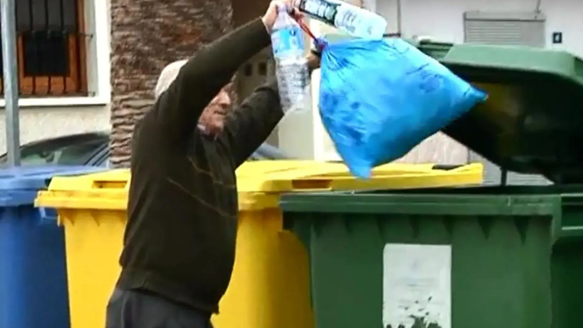 El municipio en el que todos reciclan... menos el camión de la basura