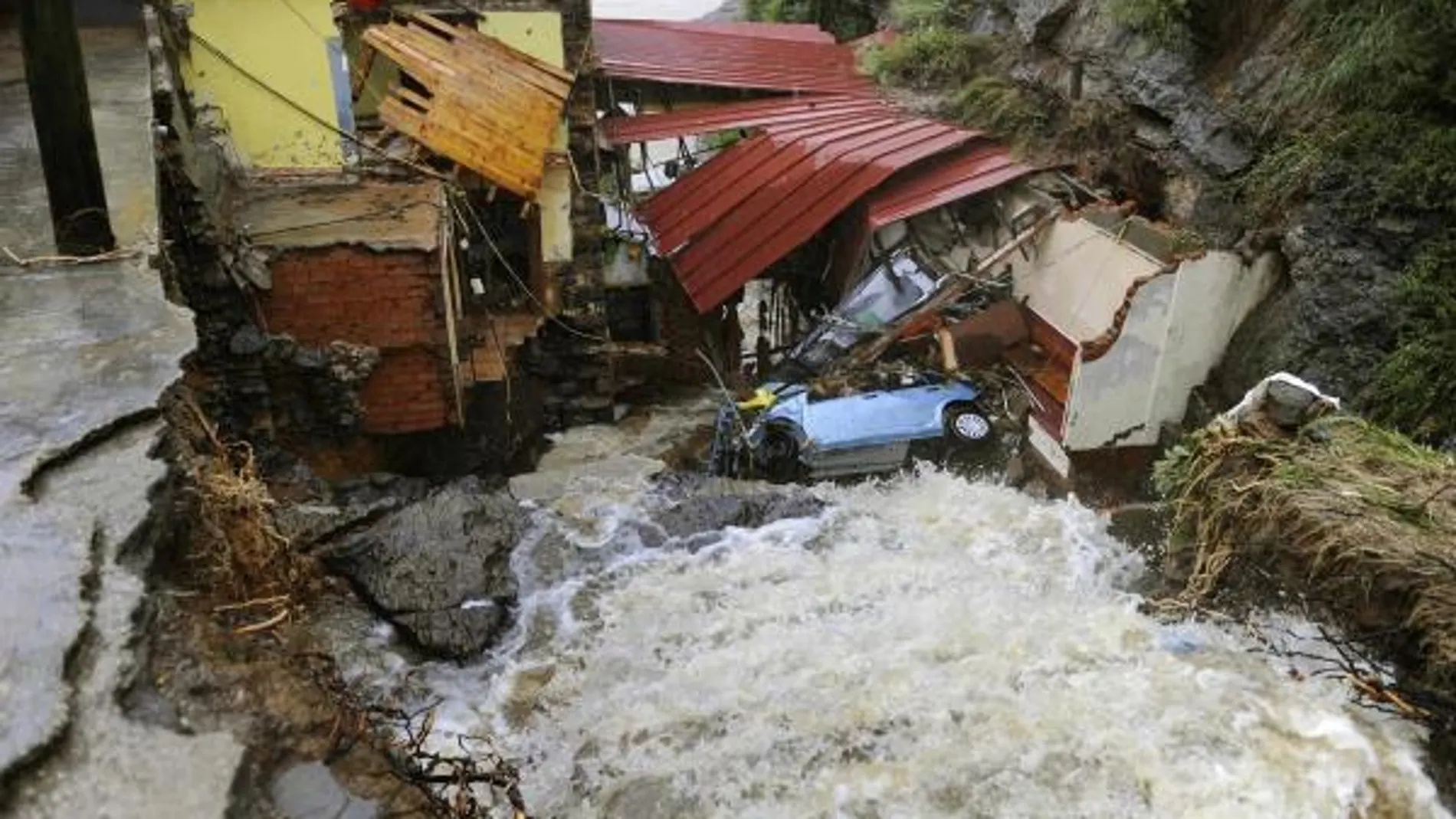 Fallece una mujer en Asturias a causa de las intensas lluvias