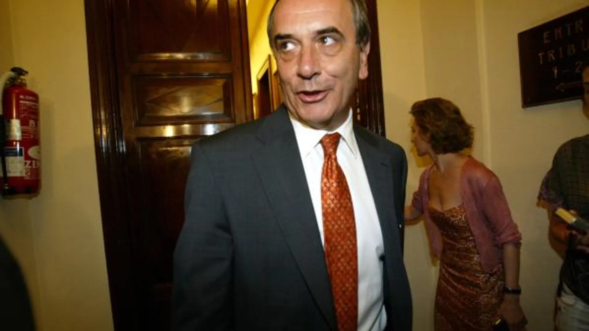 El portavoz parlamentario del PSOE, José Antonio Alonso