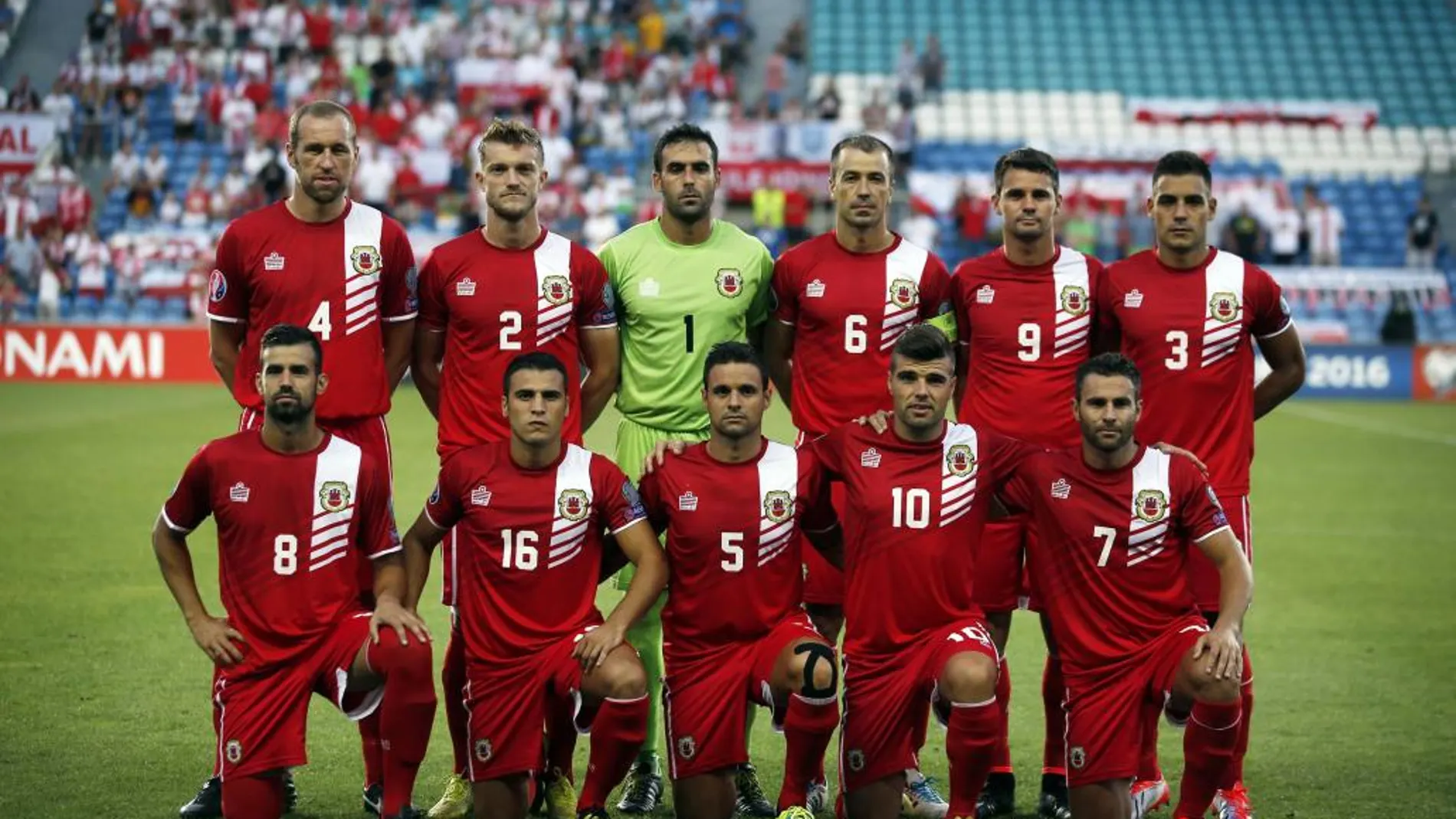 Jugadores de Gibraltar en un partido de calificación para la Eurocopa 2016.