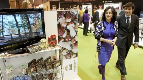 La consejera Silvia Clemente y el director del Itacyl, Jesús Gómez Sanz, participan en una Feria