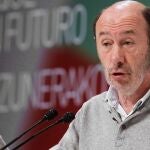 Alfredo Pérez Rubalcaba, durante su intervención en la clausura del VII Congreso del PSE-EE que se ha celebrado en Bilbao