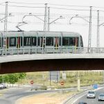 El PP pide una quinta línea de metro y llevarlo a Coria Gelves y Camas