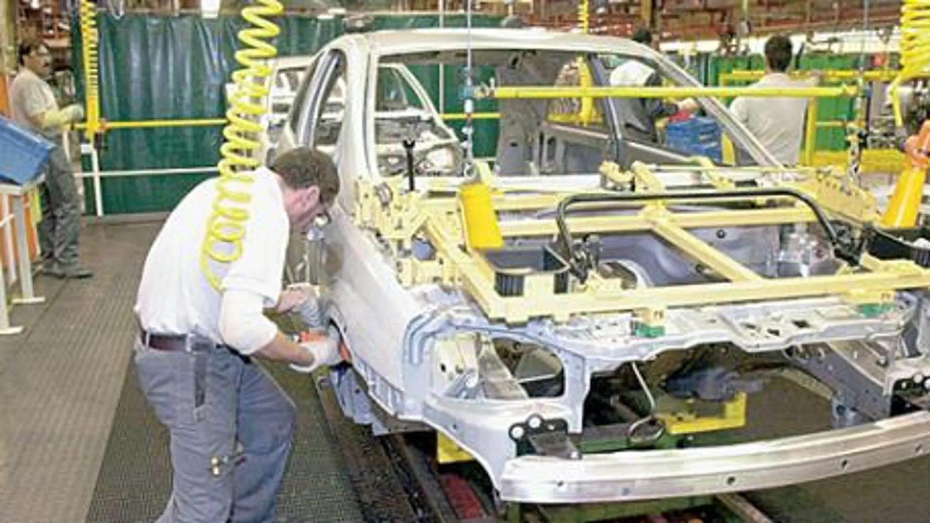 Magna reestructurará Opel para que vuelva a ser rentable