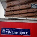En Carabanchel, en el Paseo de Muñoz Grandes se han colocado pegatinas con el nuevo nombre