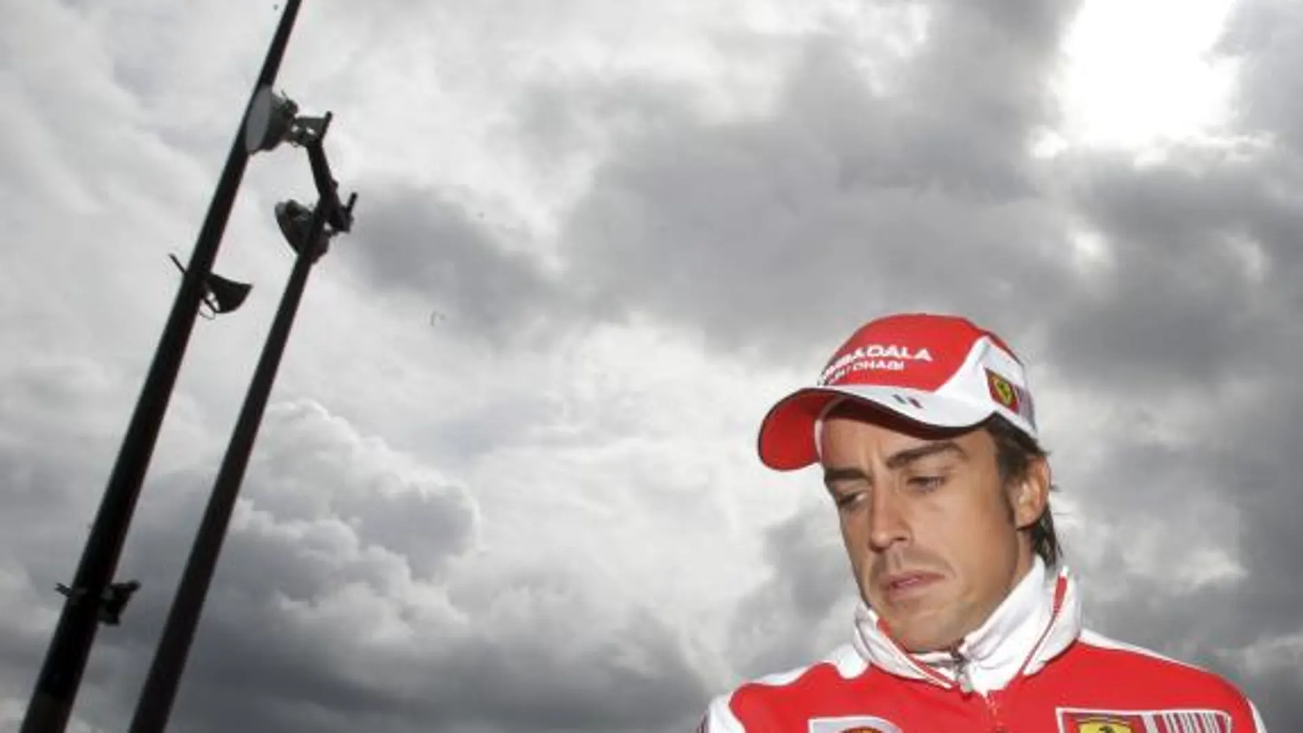 El mundial se le complica a Fernando Alonso