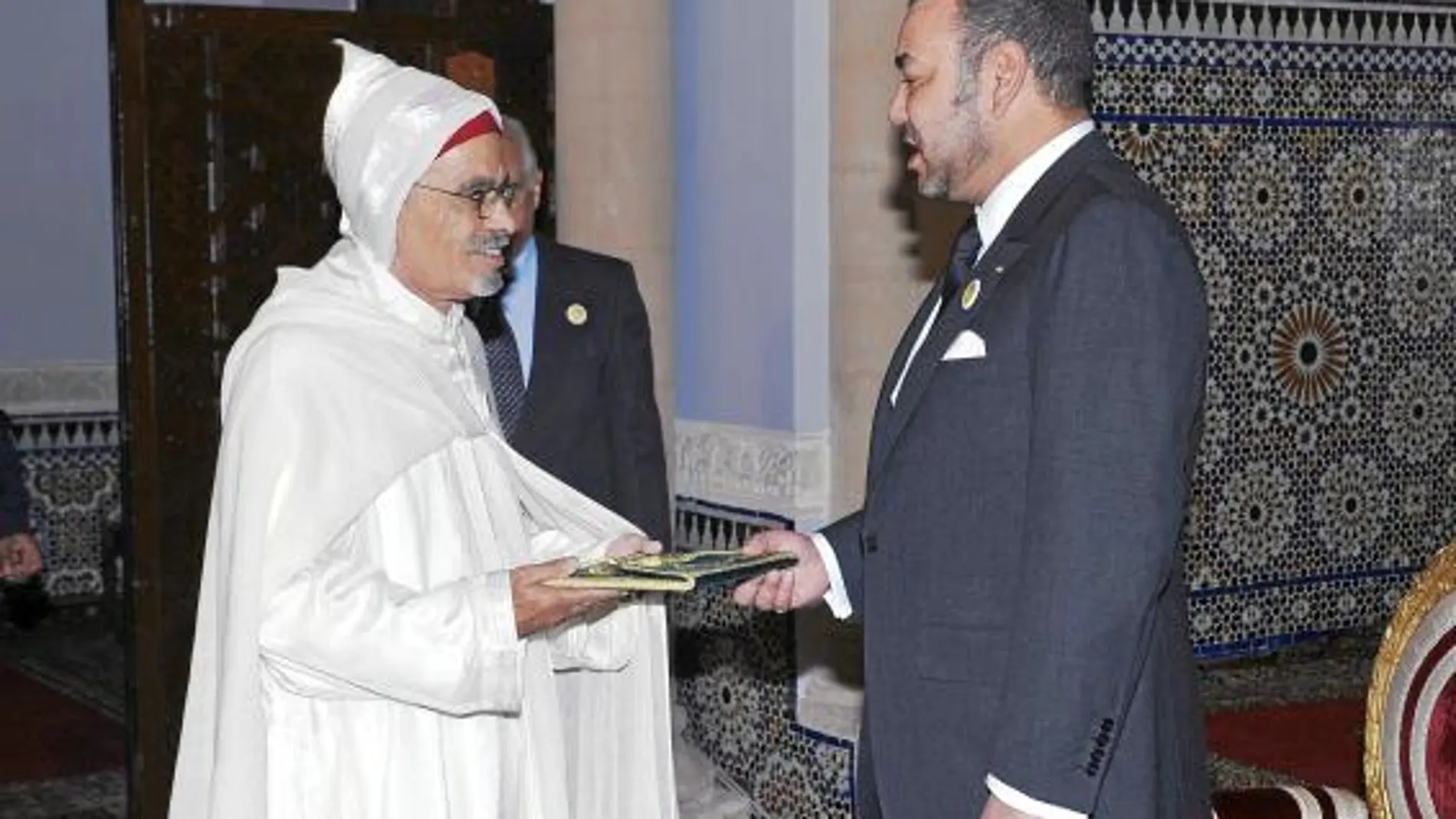El rey marroquí recibió al nuevo embajador en España y ex miembro del Frente Polisario, en su Palacio de Rabat el pasado viernes para confirmarle en el puesto