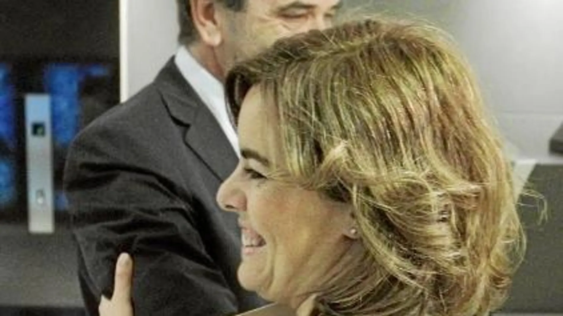 El PP fuerza al PSOE a decir si apoya el Estado autonómico