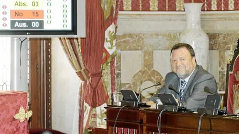 El alcalde salva otra vez el Metropol y promete que «no costará un euro más»