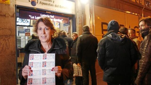 Paloma, propietaria de la Administración número 12, «Los Gordos», cree que con la privatización la lotería se acabará vendiendo en máquinas