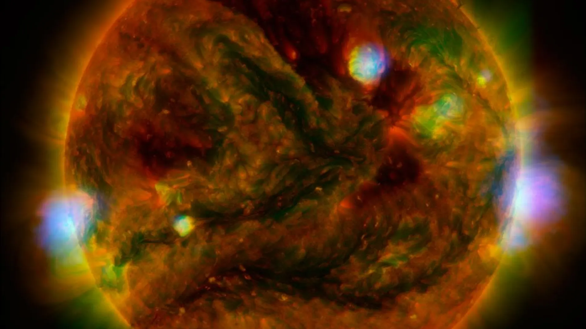 La imagen se ha conformado con las observaciones de tres telescopios el 29 de abril
