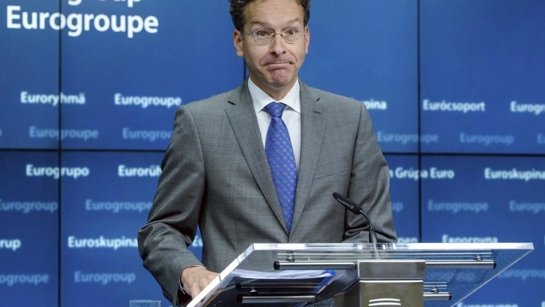 El presidente del Eurogrupo, Jeroen Dijsselbloem ofrece una rueda de prensa
