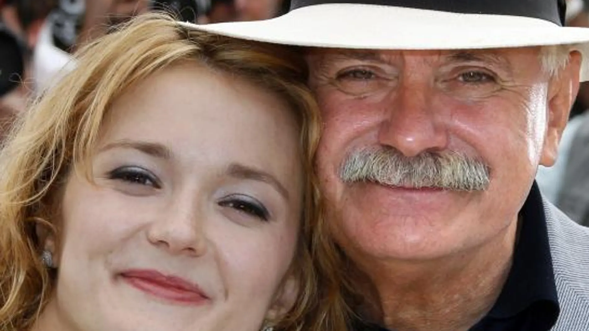 Nikita Mikhalkov juega a Spielberg en la estepa