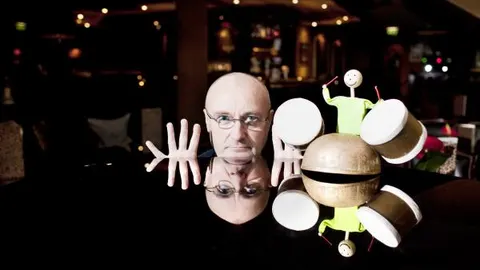Phil Collins dio un toque musical a las orejas