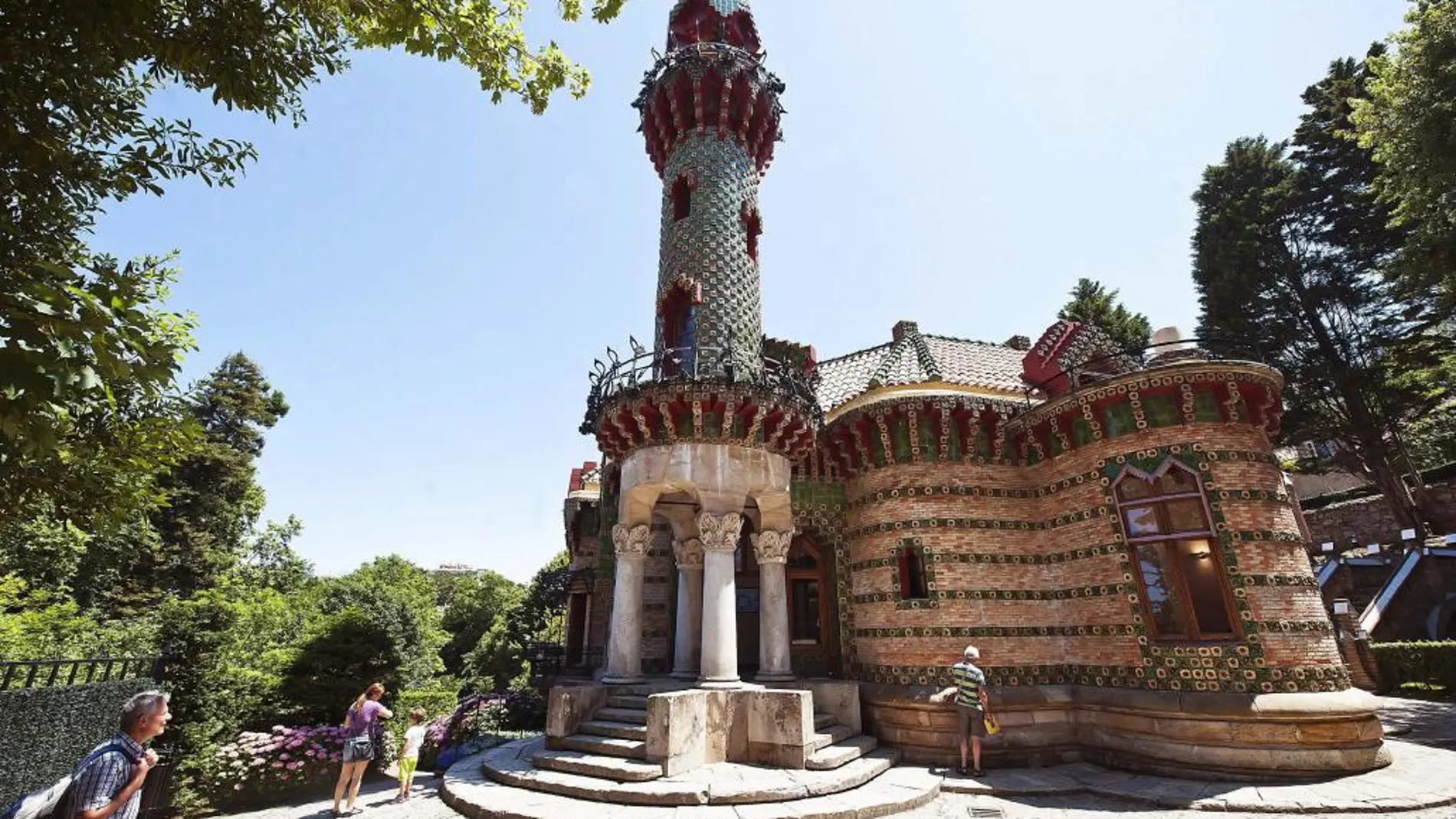 El Capricho de Gaudi, la primera obra arquitectónica que Antonio Gaudí diseñó y que se sitúa en la localidad cántabra de Comillas