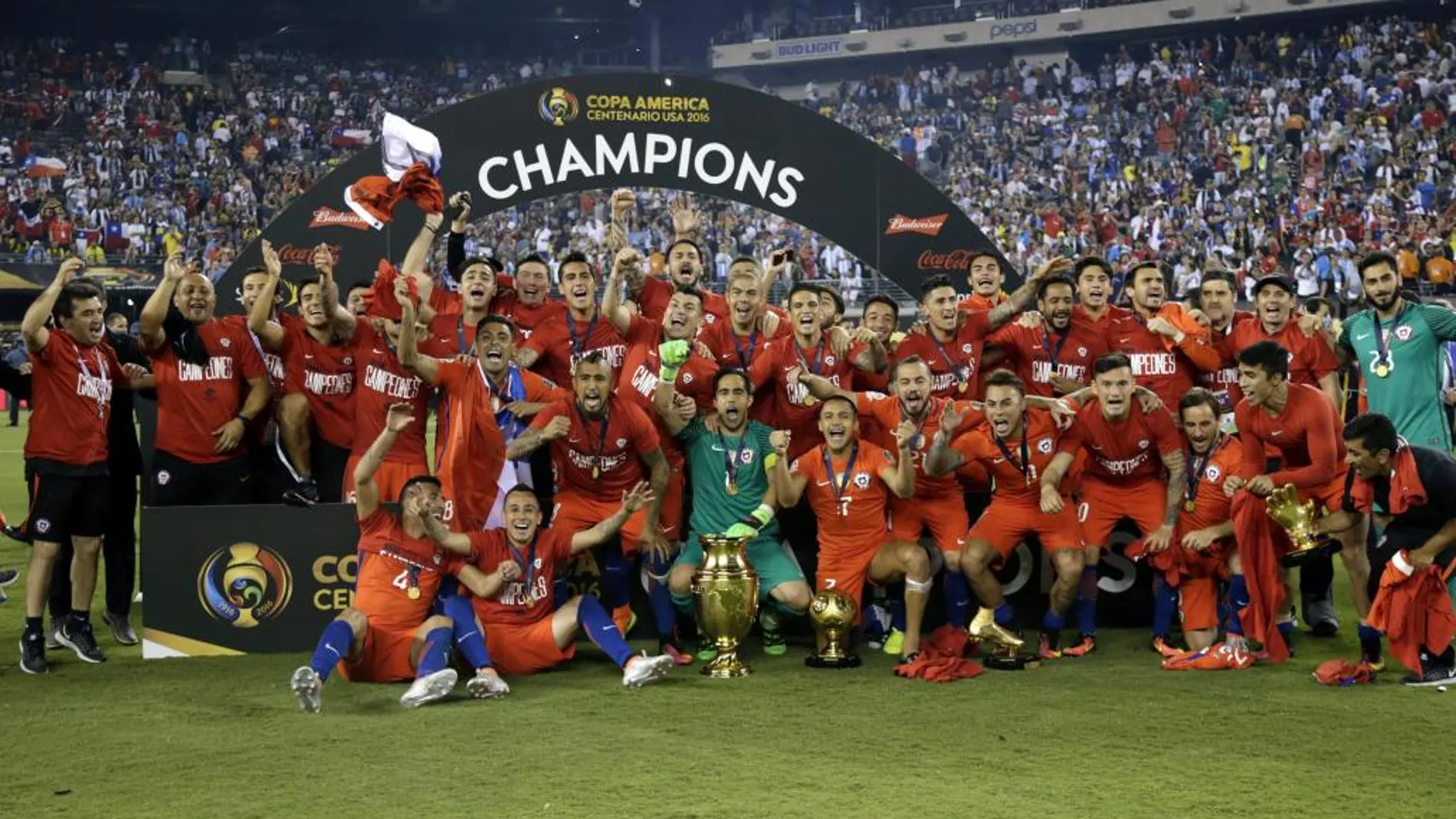 Chile celebra su victoria ante Argentina