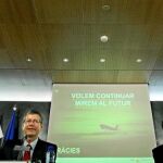 El presidente de Aena, Juan Ignacio Lema, y el director del aeropuerto, Fernando Echegaray, ayer en el aeropuerto de El Prat