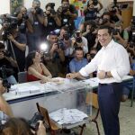 Alexis Tsipras vota en Atenas