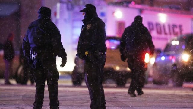 Muere un policía y dos civiles en un tiroteo en una clínica de abortos de Colorado