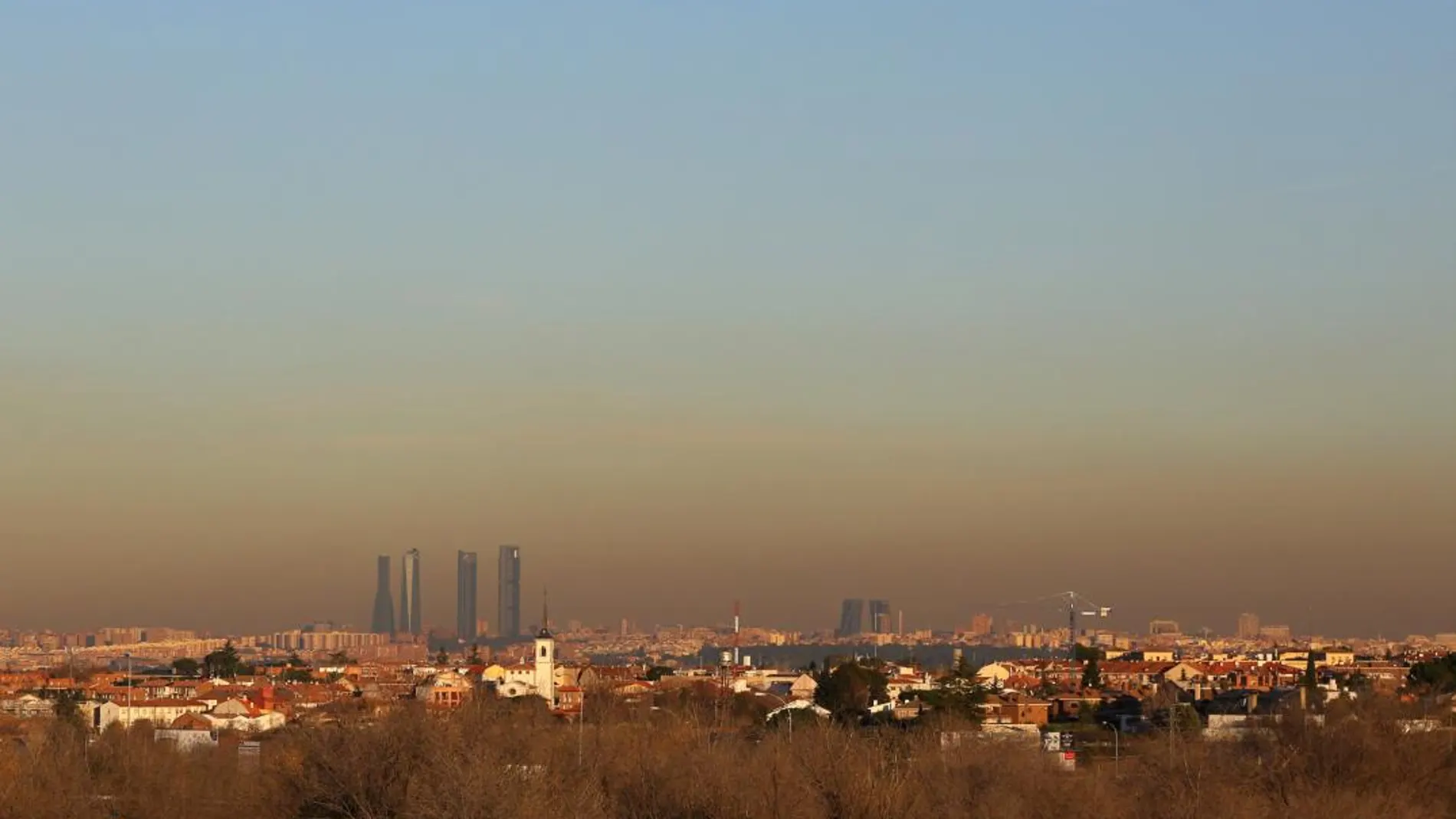 Los perfumes, la pintura y otros productos contribuyen tanto a la contaminación del aire como lo hace el sector del transporte