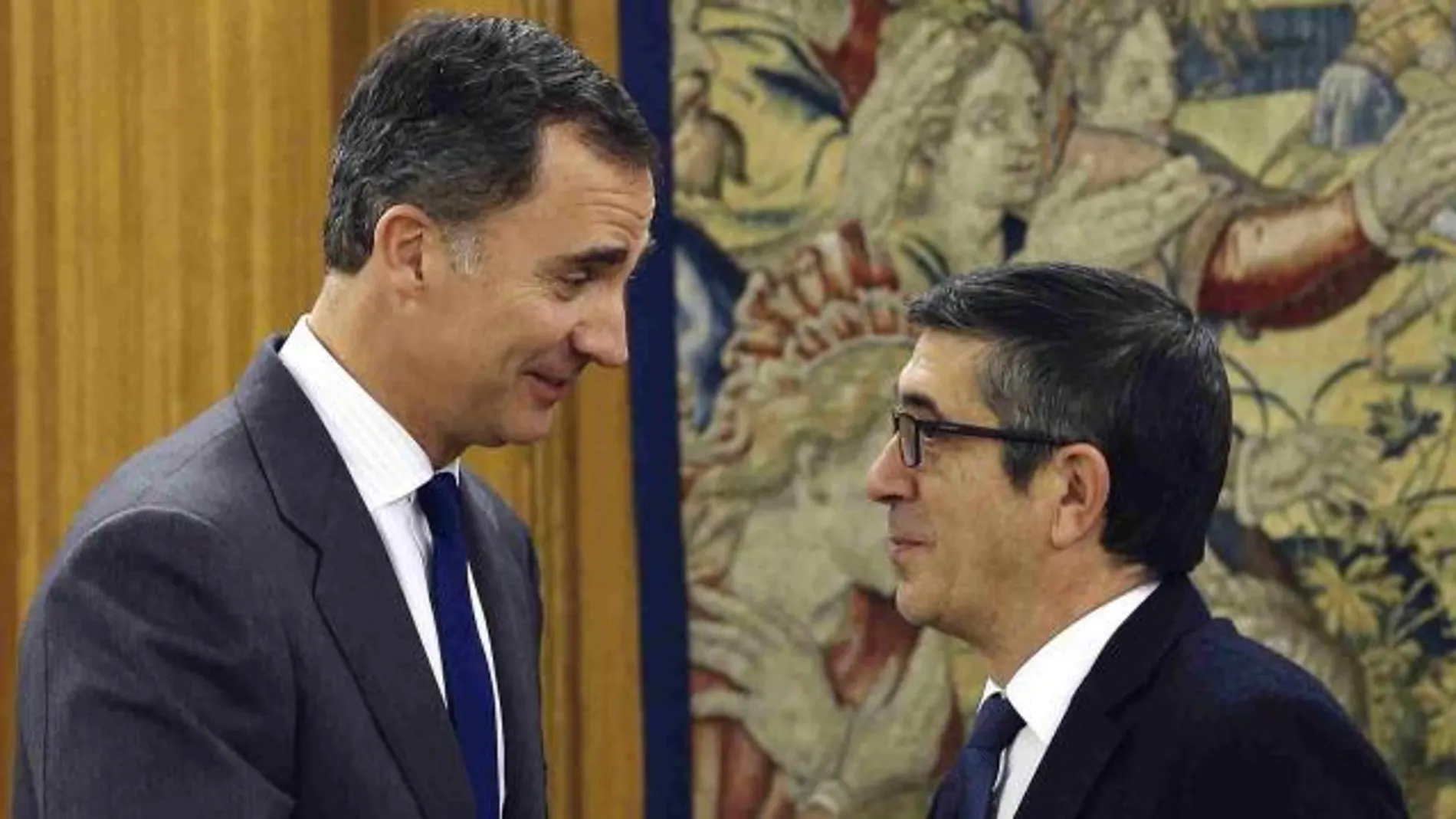 El Rey Felipe VI recibe al presidente del Congreso, Patxi López hoy en el Palacio de la Zarzuela.