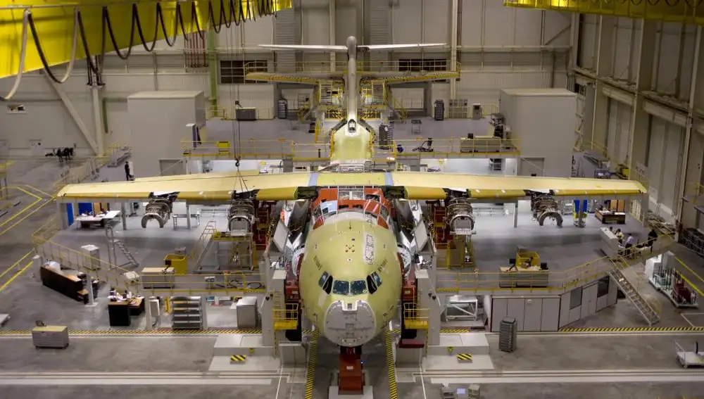 Imagen de un A400M en fase de producción en la planta de Airbus en Sevilla.