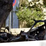 El coche de la Guardia Civil con la bomba-lapa que desactivan los GEDEX llevaba más de un mes en desuso