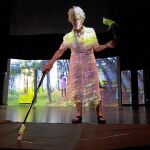 Joan Jonas, en la instalación que presentó en Venecia y que se puede ver en Santander