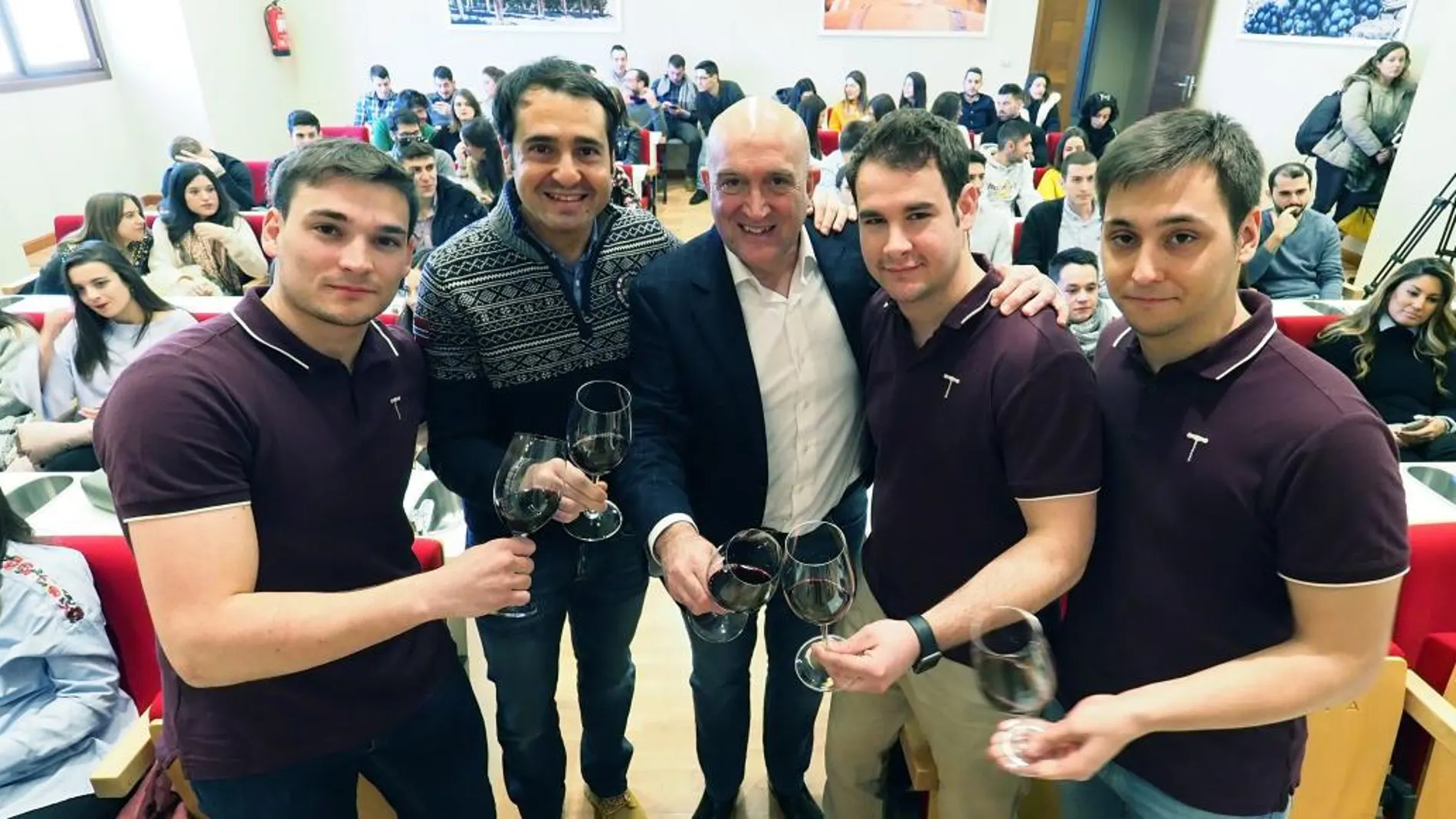 Jesús Julio Carnero y Roberto Sanz dieron la bienvenida a los 60 jóvenes participantes en esta cita