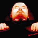 El cuerpo embalsamado de Lenin lleva más de 90 años siendo un símbolo y se encuentra en un mausoleo situado en la Plaza Roja de Moscú