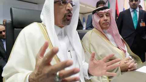 El ministro de petróleo saudí, Jalid al-Falih, en la cumbre en Viena