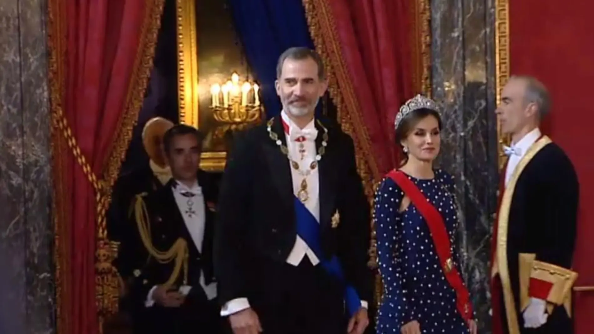 Doña Letizia posa con la tiara favorita de la reina emérita Doña Sofía