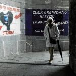 En municipios vascos como Hernani numerosas pintadas reclaman el fin de la dispersión