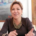 Rosa Valdeón: «Salvo en la política exterior, los ayuntamientos tenemos competencias en todo, pero se nos ha olvidado»