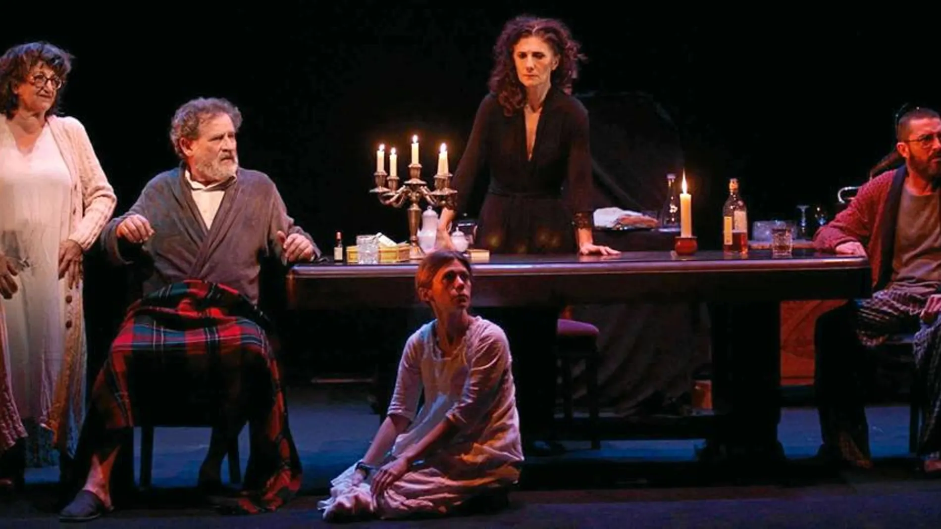 Una de las escenas de la adaptación teatral de «Tío Vania» que podrá verse deel 3 al 21 de febrero en Valencia