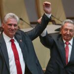 Raul Castro y Miguel Díaz-Canel en la Asamble Nacional cubana