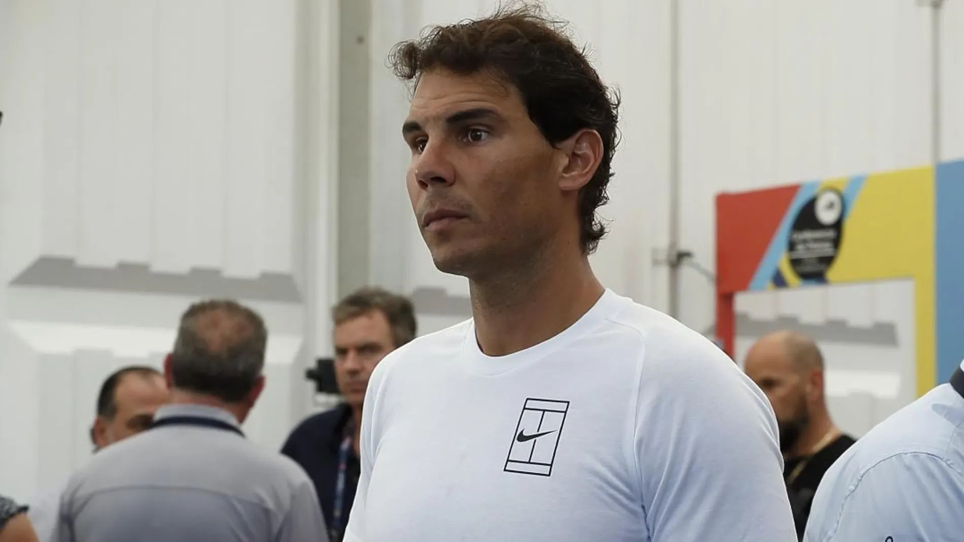 El tenista español Rafael Nadal sale de una rueda de prensa ayer en Acapulco (México)