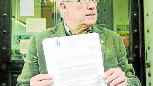 El alcalde de Zarra en la delegación del Gobierno el pasado enero