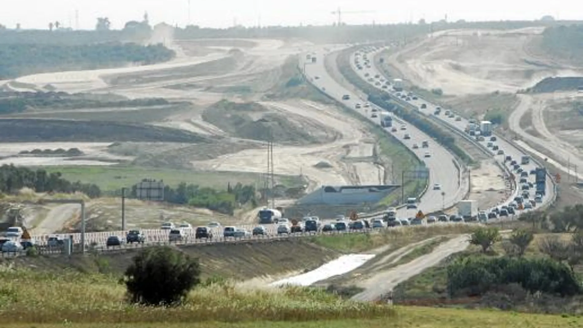 Las obras para la ampliación del tercer carril de la A-49 tienen partidas reservadas en los Presupuestos