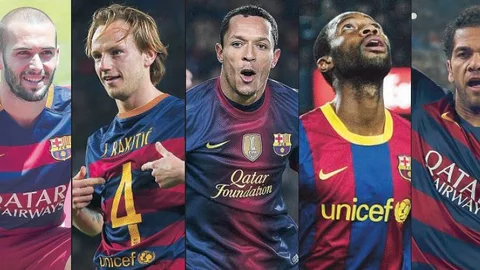 Aleix Vidal, Rakitic, Adriano, Keita y Alves
