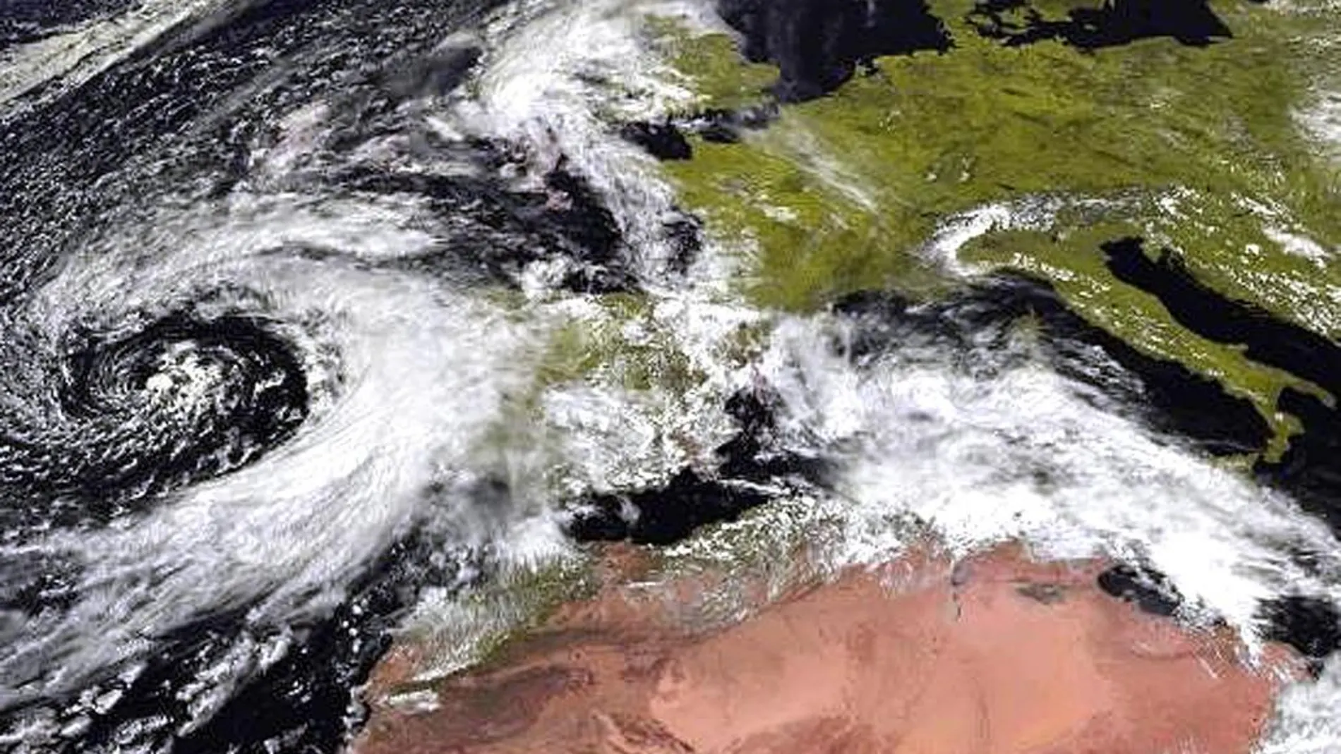 La lluvia, el viento y las olas provocarán la alerta en 36 provincias este domingo