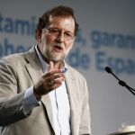 El presidente del Gobierno, Mariano Rajoy, interviene en la clausura de la reunión de la 23 Unión Intermunicipal del Partido Popular, celebrada hoy en Zaragoza