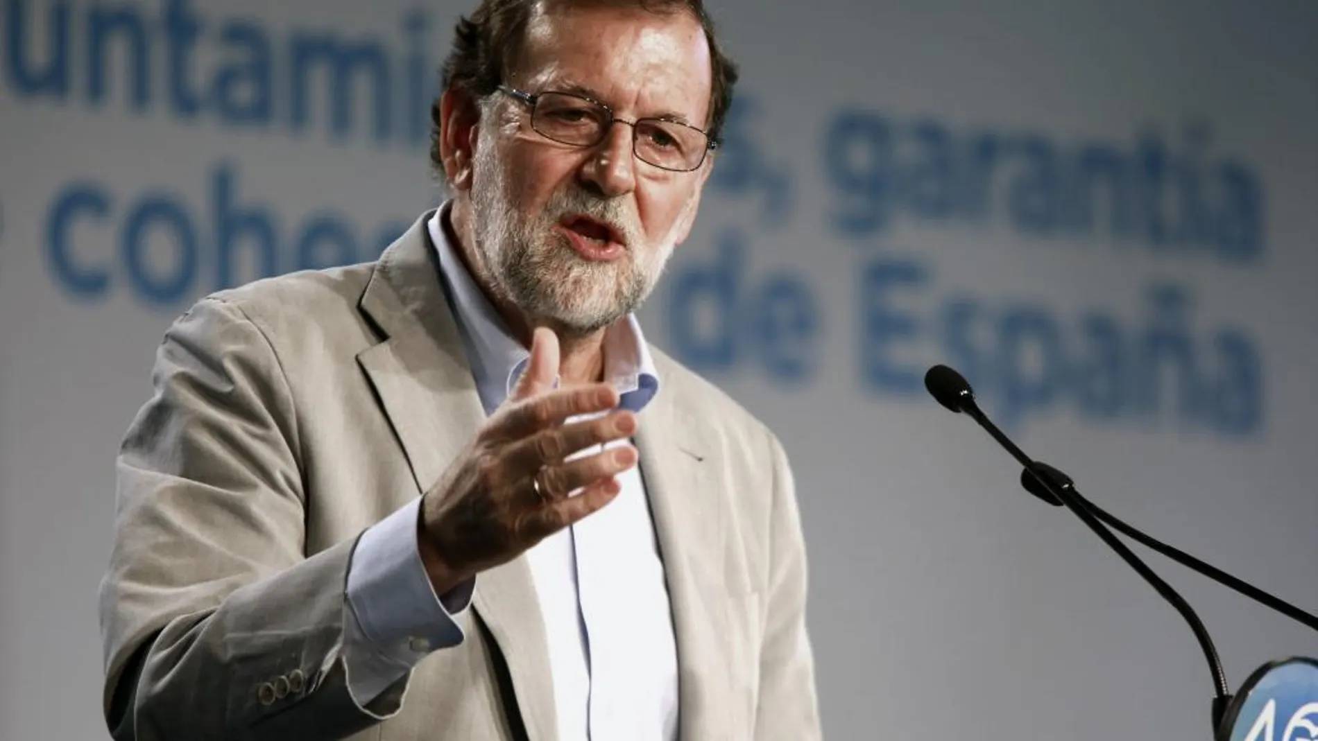 El presidente del Gobierno, Mariano Rajoy, interviene en la clausura de la reunión de la 23 Unión Intermunicipal del Partido Popular, celebrada hoy en Zaragoza